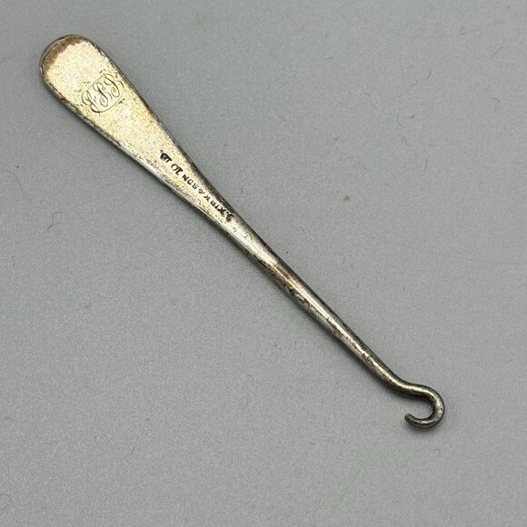 Vtg S Kirk & Son Repousse Ornate Button Hook Sterling Monogramed GLJ Mark 10 USA - Picture 7 of 7
